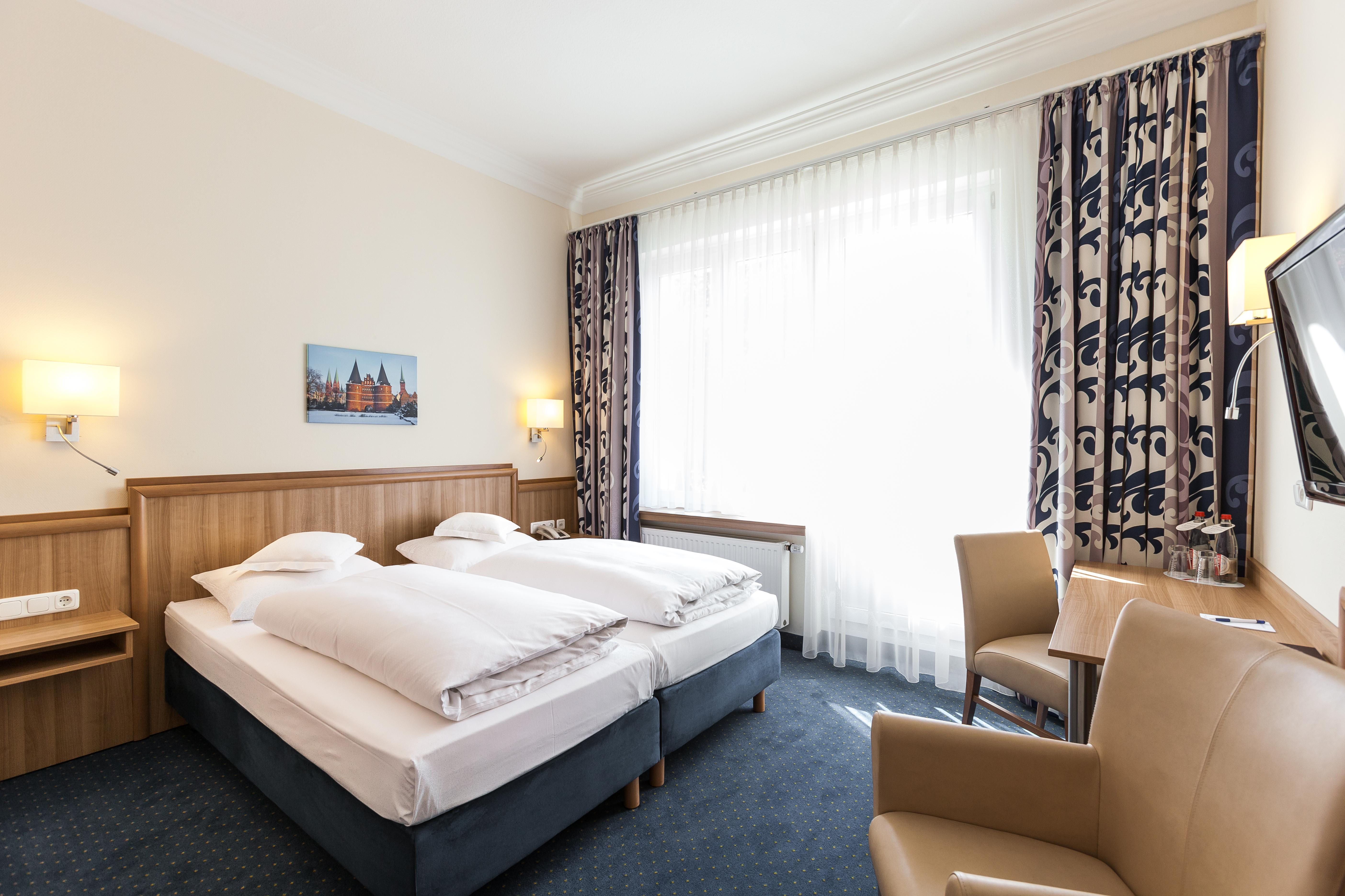 Mercure Center Hotel 3*